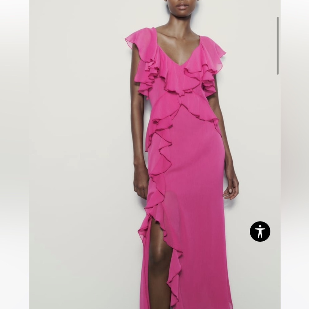 Brand New/Never Worn Pink Ruffled Dress size Medium